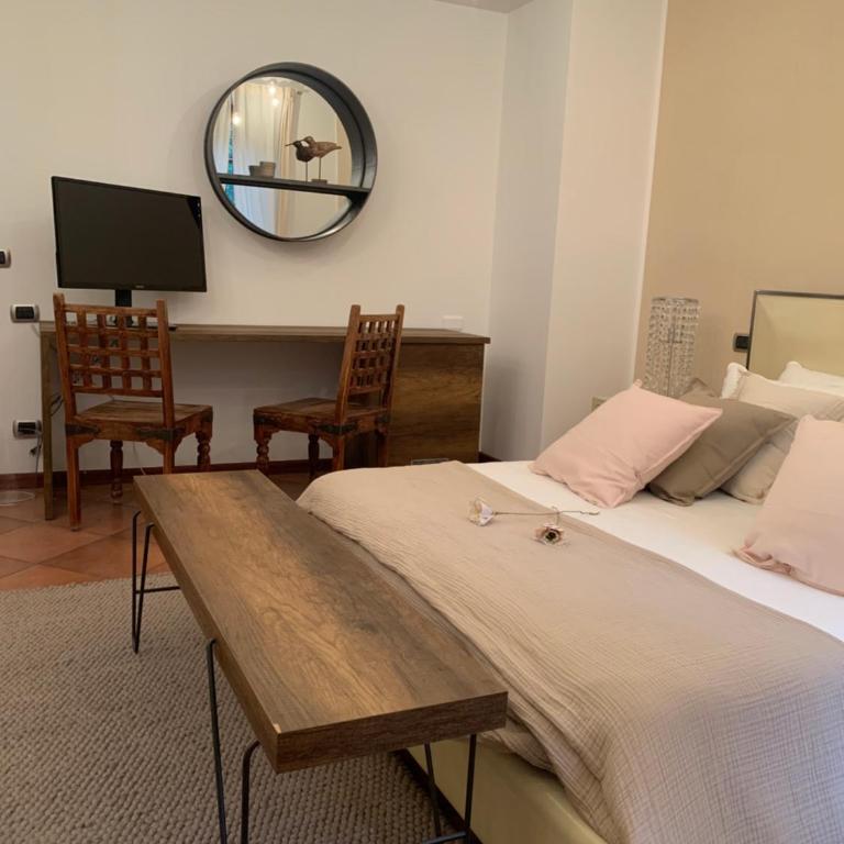 La Villa Como - Double Room with Private Bathroom - 2