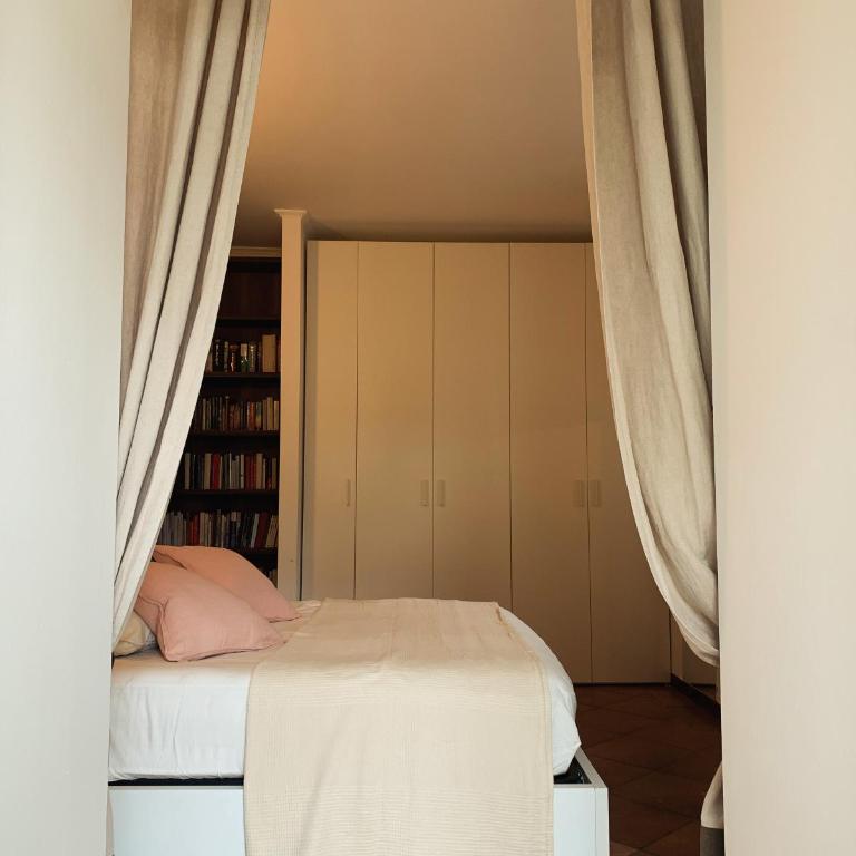 La Villa Como - Double Room with Private Bathroom - 6