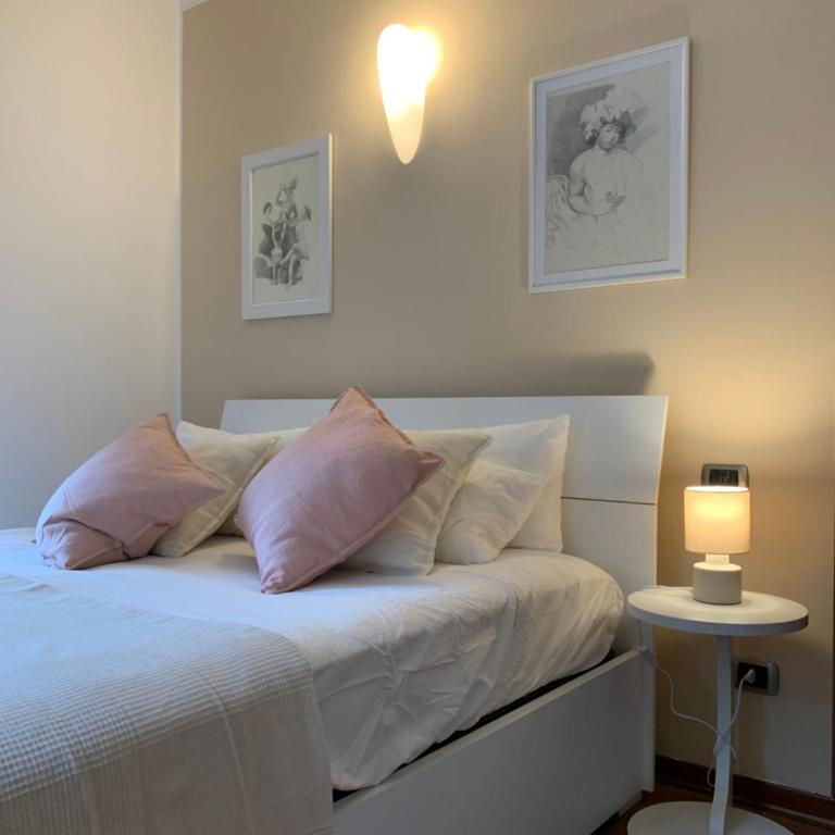 La Villa Como - Double Room with Private Bathroom - 1
