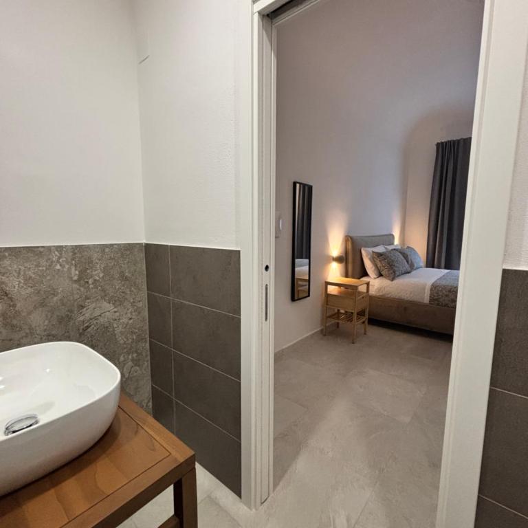 Historic Palazzo - Apartments & Rooms with Private Bathroom - Double Room with Private Bathroom - 21