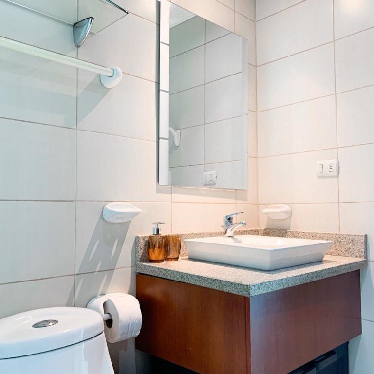 Suite con Jacuzzi y GYM en Puerto Santa Ana - One-Bedroom Apartment with River View - 17