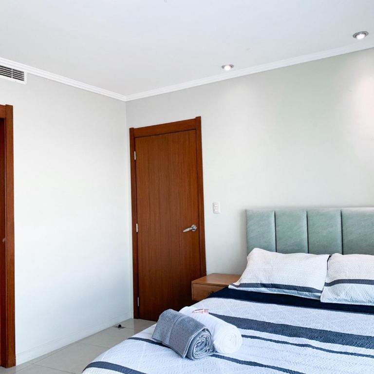 Suite con Jacuzzi y GYM en Puerto Santa Ana - One-Bedroom Apartment with River View - 7