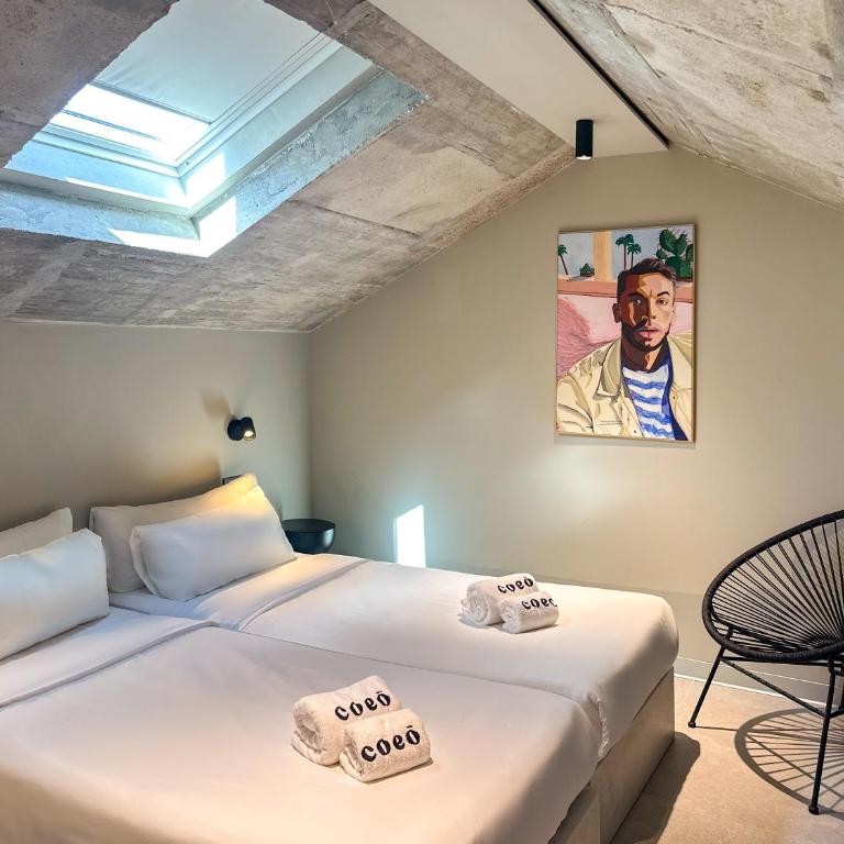 Coeo Hernan Ruiz Rooftop Pool Hostel - Habitación Doble con baño privado - 4