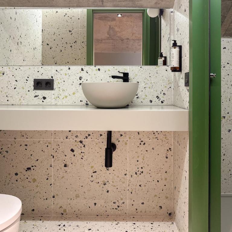 Coeo Hernan Ruiz Rooftop Pool Hostel - Habitación Doble con baño privado - 2