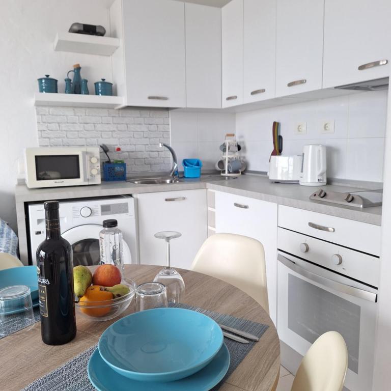 Sunshine Bungalow Sun Beach - One-Bedroom Apartment - 14