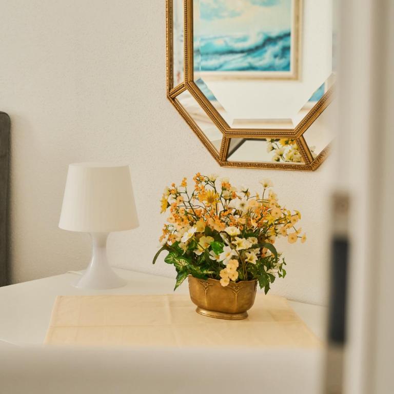 Residenz Rosina Salzburg - Apartment mit 2 Schlafzimmern und Balkon - 1