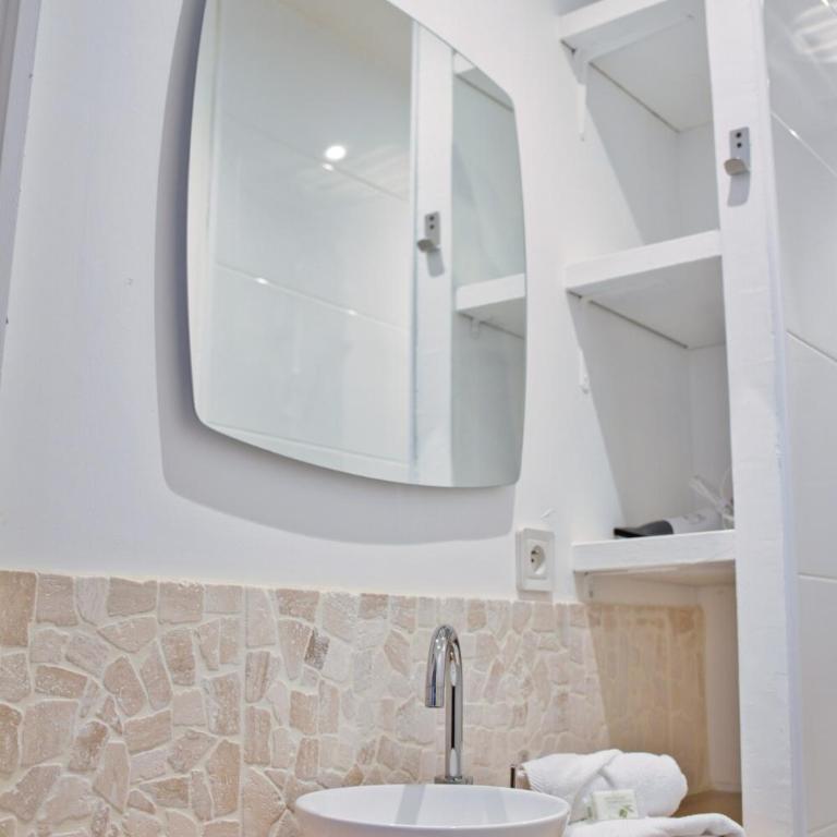 The secret cave - One-Bedroom Apartment - 15