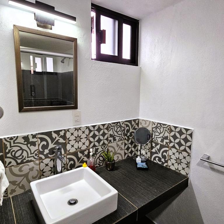 S07 KING Premium Suite TEC CEM con Cocineta WiFi Balcón Parking Terraza - Apartamento de 1 dormitorio - 16