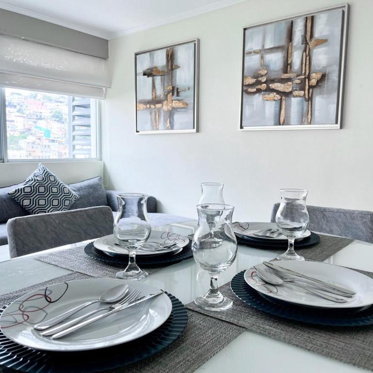 Suite con Jacuzzi y GYM en Puerto Santa Ana - Suite with City View - 25