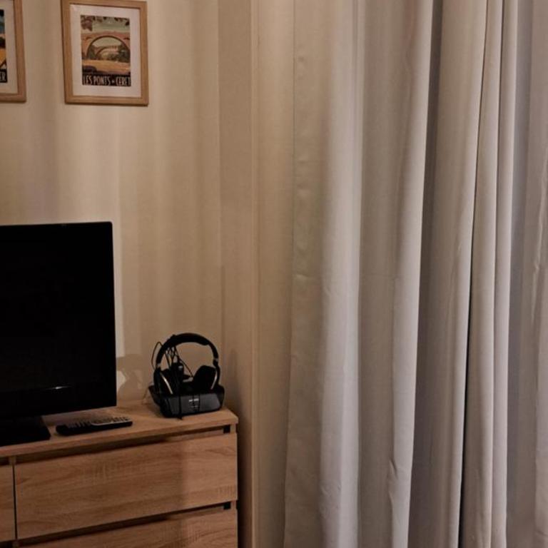 A 50m des cures libre mi septembre joli studio rénové orienté Nord bien ventilé - Appartement 1 Chambre - 57