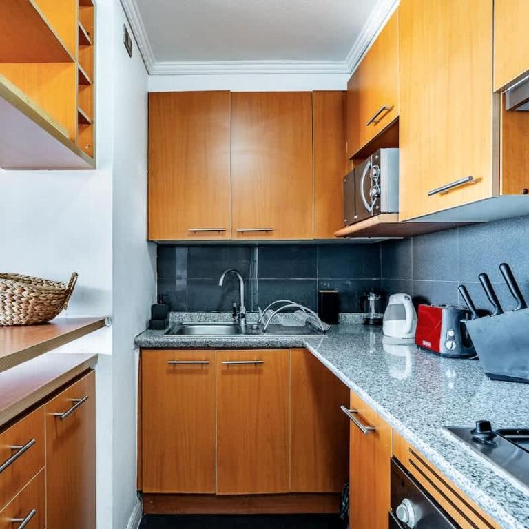 Comodo departamento a pasos del metro y Costanera Center - Apartamento - 6