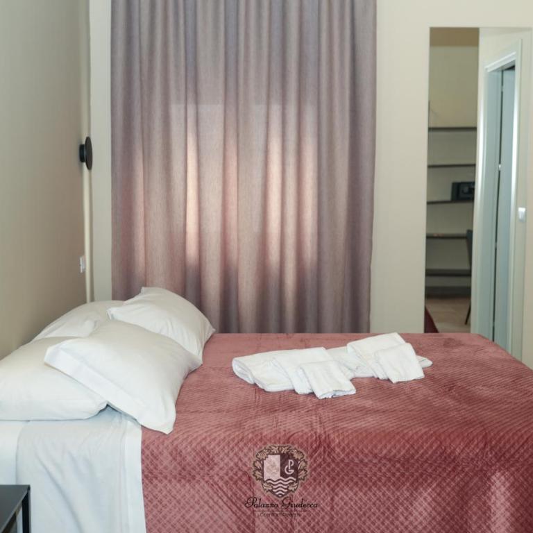 Palazzo Giudecca - Camera Matrimoniale con Letto Supplementare - 18