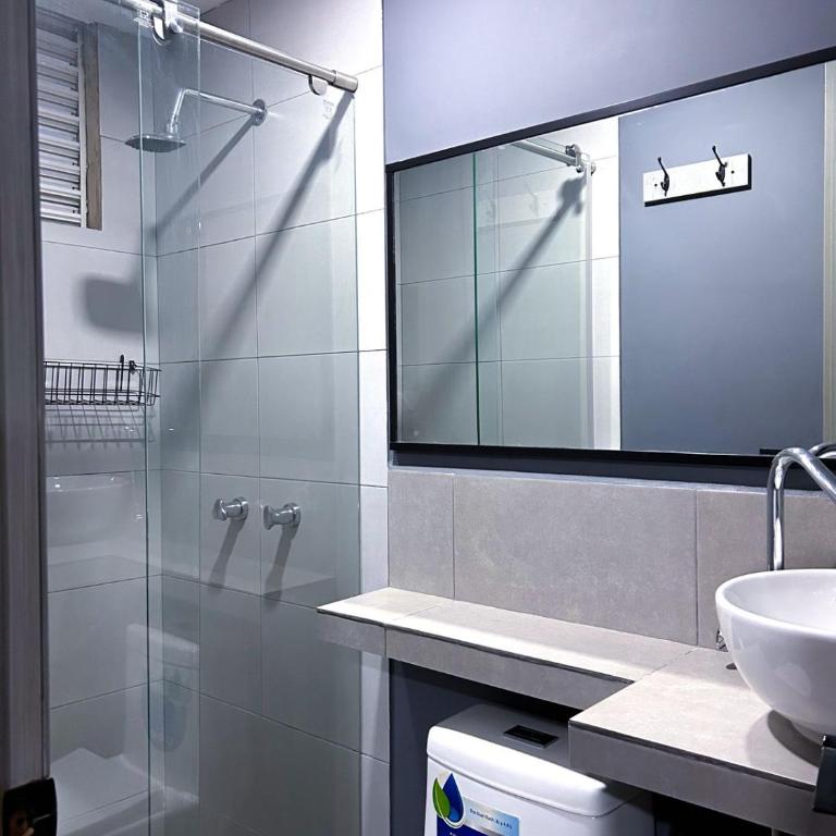 Hotel BRC - Habitación Doble Deluxe - 2 camas - 4