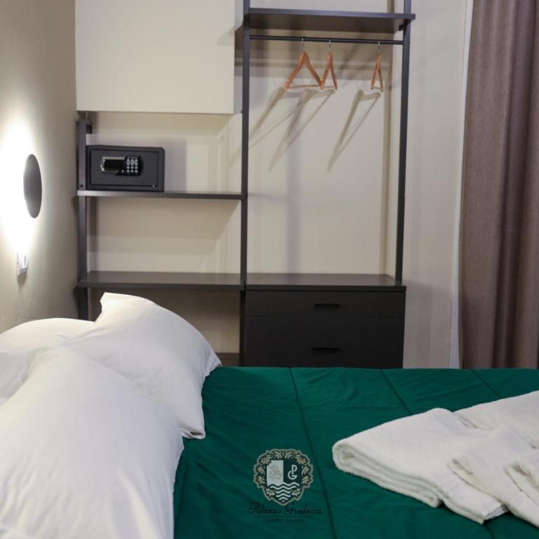 Palazzo Giudecca - Camera Matrimoniale con Bagno Privato - 8