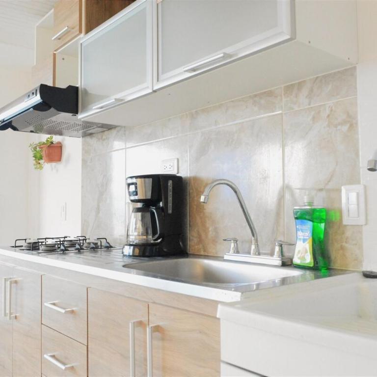 Apto 301 - Remodelado, iluminado y buena vista - Casa Orquídeas - Apartamento de 2 dormitorios - 17