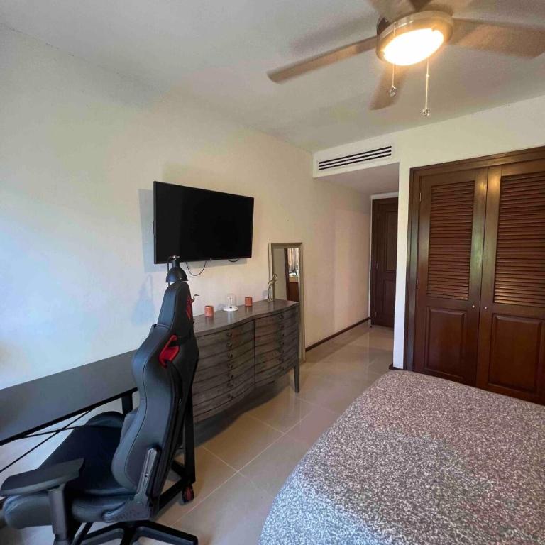 Quiet 3 bedrooms, 2 swimming pools, 5th Avenue, the sea is nearby! - Three-Bedroom Apartment - 16