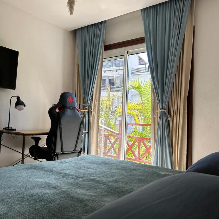 Quiet 3 bedrooms, 2 swimming pools, 5th Avenue, the sea is nearby! - Three-Bedroom Apartment - 32
