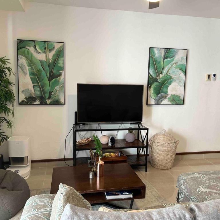 Quiet 3 bedrooms, 2 swimming pools, 5th Avenue, the sea is nearby! - Three-Bedroom Apartment - 50