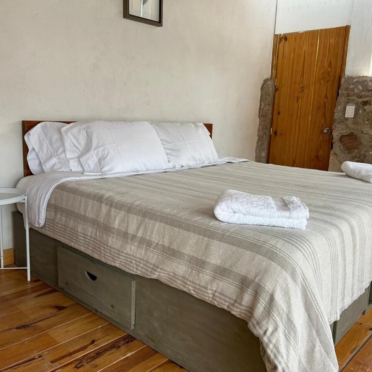 Casa Bugambilia - Three-Bedroom House - 14