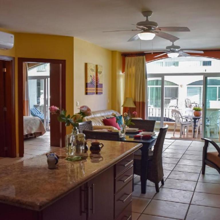 Tiara Sands 302 - Apartment with Sea View - 11
