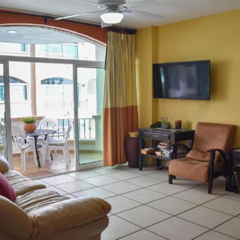 Tiara Sands 302 - Apartment with Sea View - 8