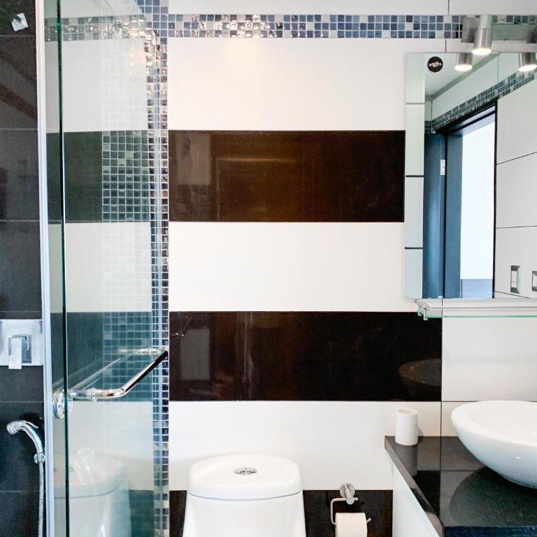 Departamento con Piscina, Jacuzzi y GYM - Two-Bedroom Apartment with River View - 44