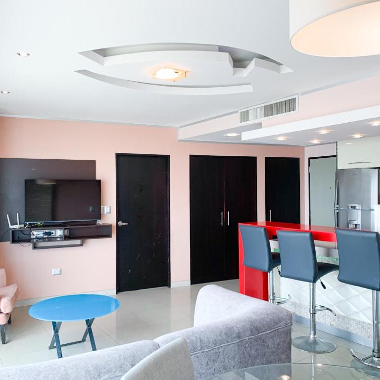 Departamento con Piscina, Jacuzzi y GYM - Two-Bedroom Apartment with River View - 23