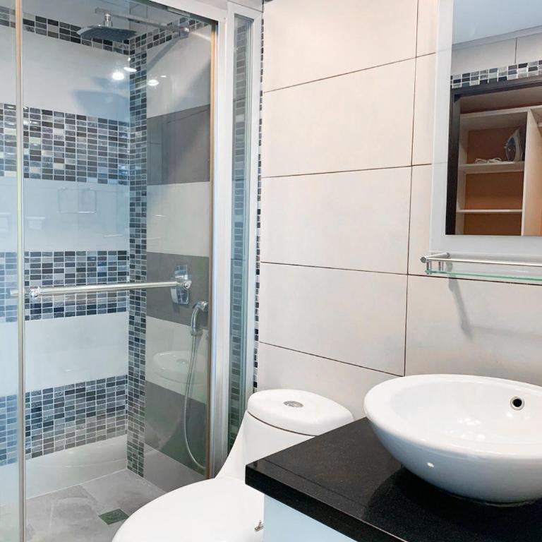 Departamento con Piscina, Jacuzzi y GYM - Two-Bedroom Apartment with River View - 38