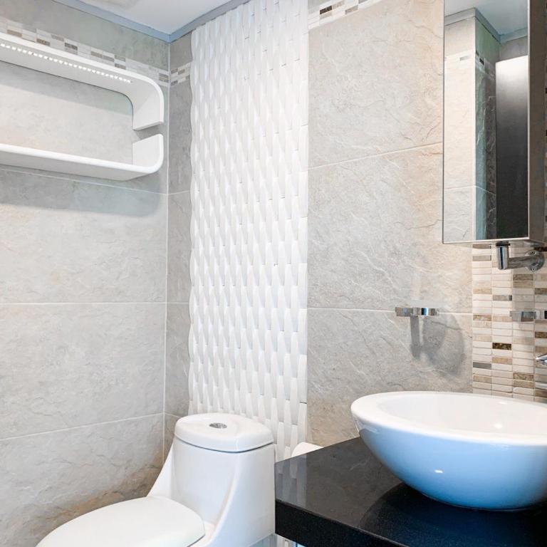 Departamento con Piscina, Jacuzzi y GYM - Two-Bedroom Apartment with River View - 42