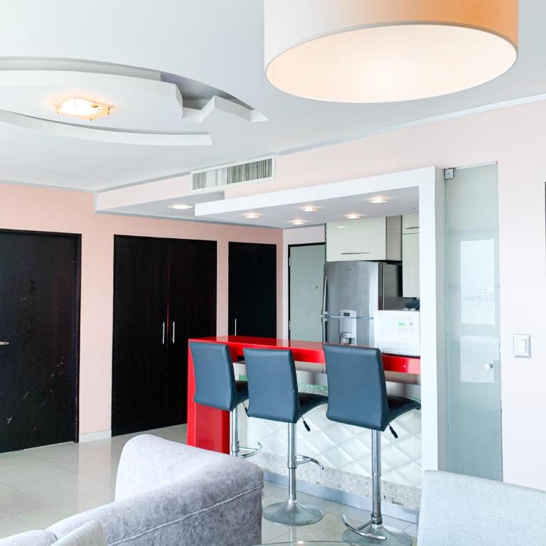 Departamento con Piscina, Jacuzzi y GYM - Two-Bedroom Apartment with River View - 25
