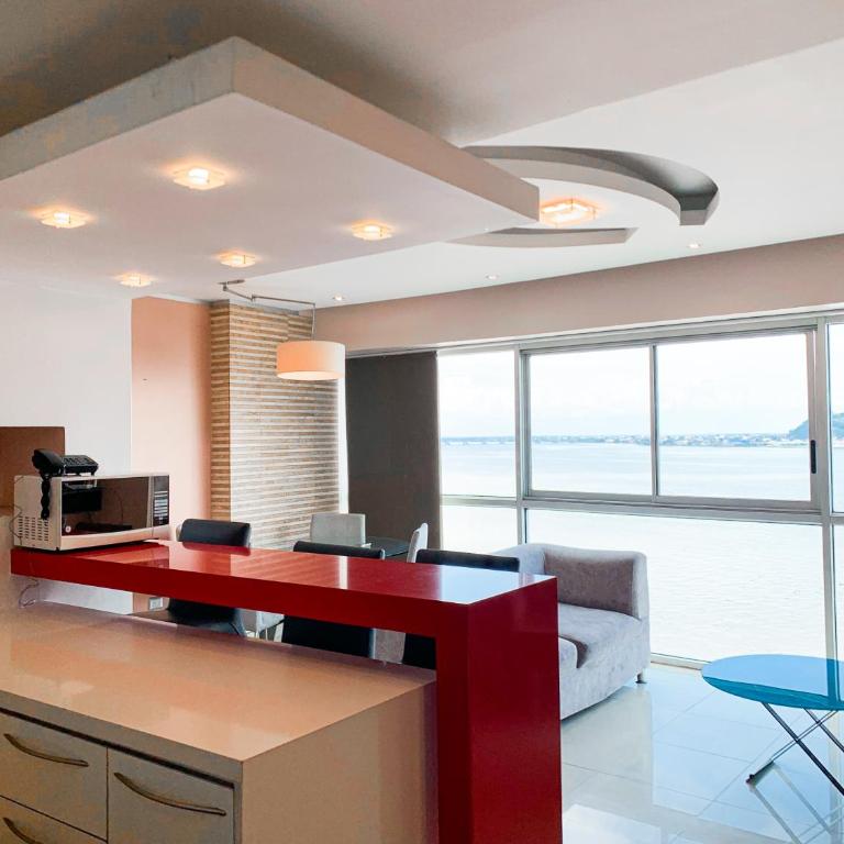 Departamento con Piscina, Jacuzzi y GYM - Two-Bedroom Apartment with River View - 8