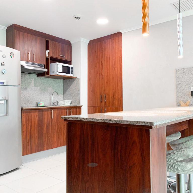 Departamento con Piscina, Jacuzzi y GYM - Two-Bedroom Apartment with Mountain View - 22