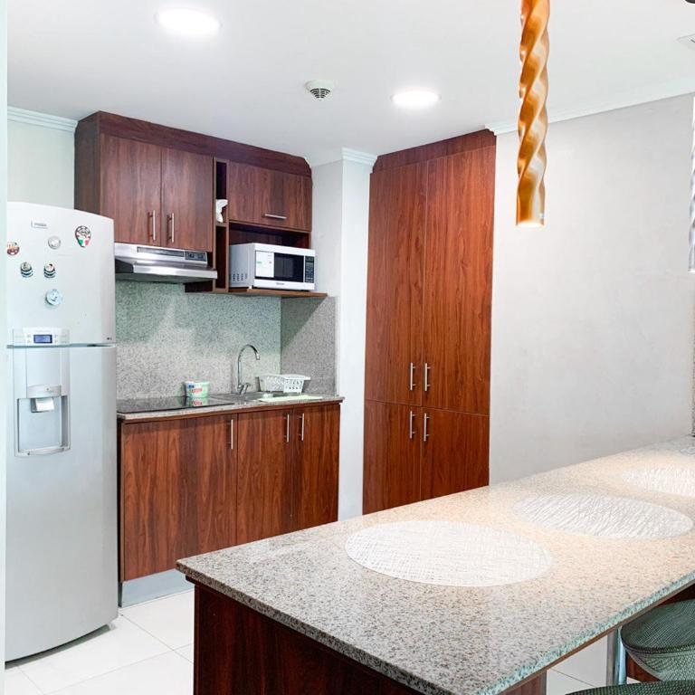 Departamento con Piscina, Jacuzzi y GYM - Two-Bedroom Apartment with Mountain View - 21