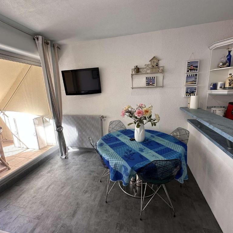 Bel appart 2 pièces 5 pers - Port Camargue - FR-1-731-125 - Apartment - 8