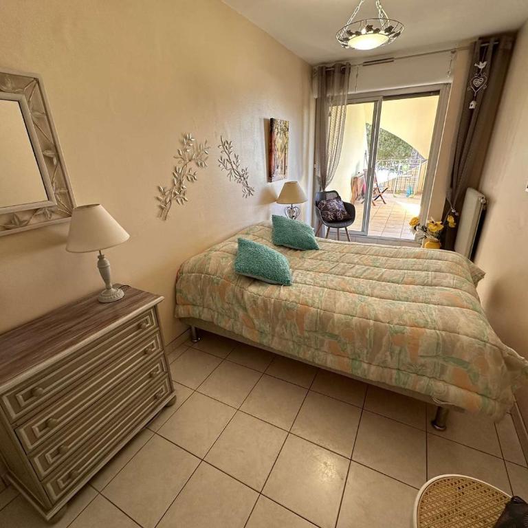 Bel appart 2 pièces 5 pers - Port Camargue - FR-1-731-125 - Apartment - 10