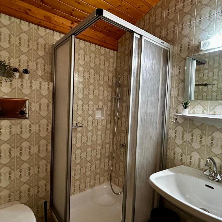 Edelweiß Gästehaus Lachtal - Standard Triple Room - 5