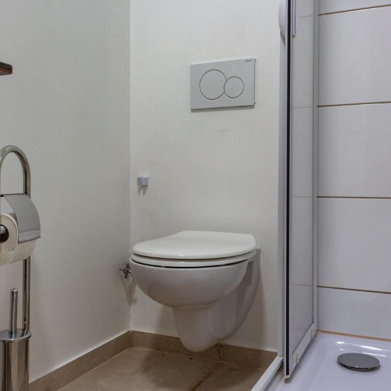 Hotel Central Linz - 24h Self-Check-in - Doppelzimmer mit eigenem Bad - 3