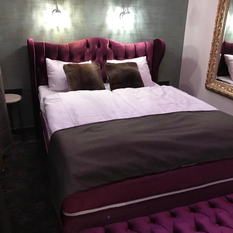 Lux S Central Apartment - Two-Bedroom Apartment - 1
