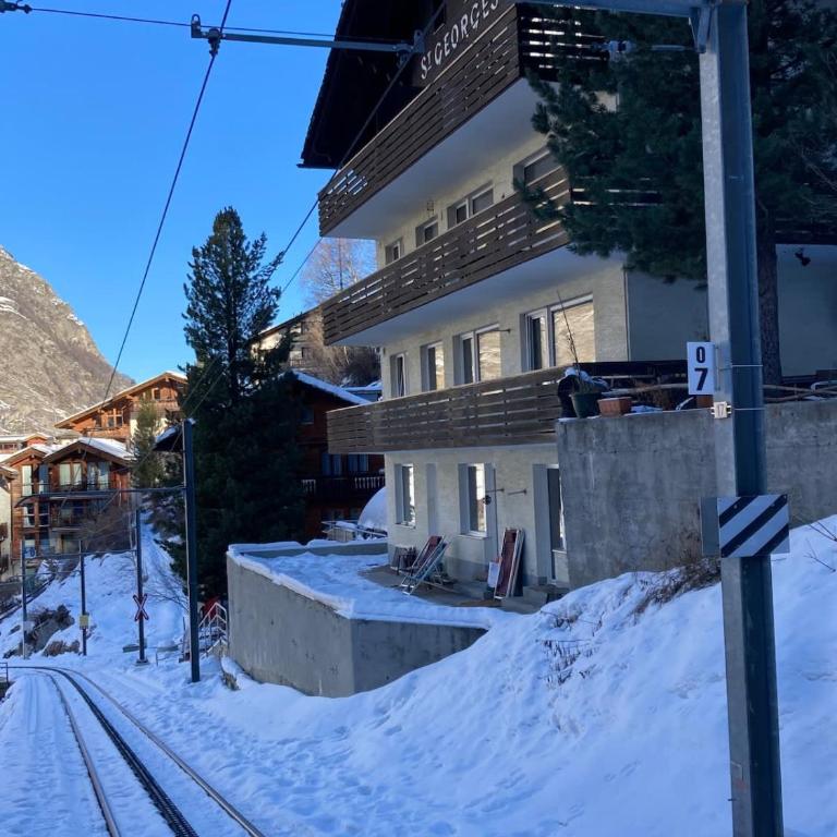 House St-George Studio Cozy with terrace and view on village of Zermatt - Apartment - 16