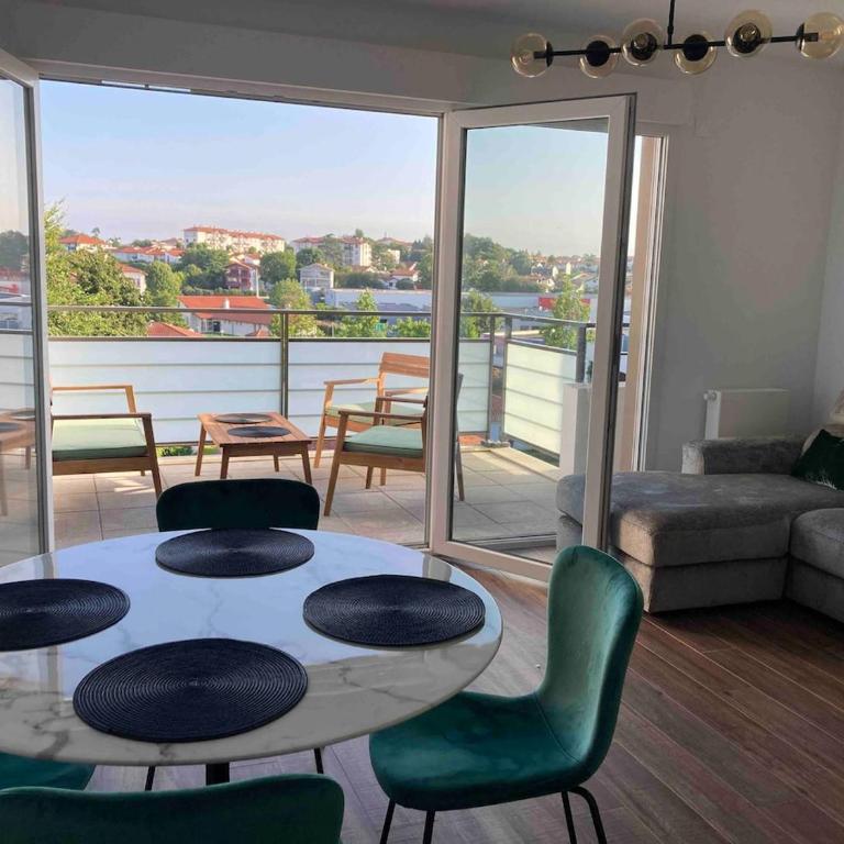 T2 centre ville Anglet dernier étage parking en sous-sol WIFI smart TV serviettes et draps inclus - Apartment mit 1 Schlafzimmer - 1
