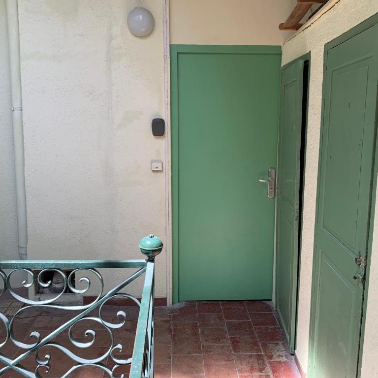 Loft 3 pièces dans vieil Antibes - Two-Bedroom Apartment - 22