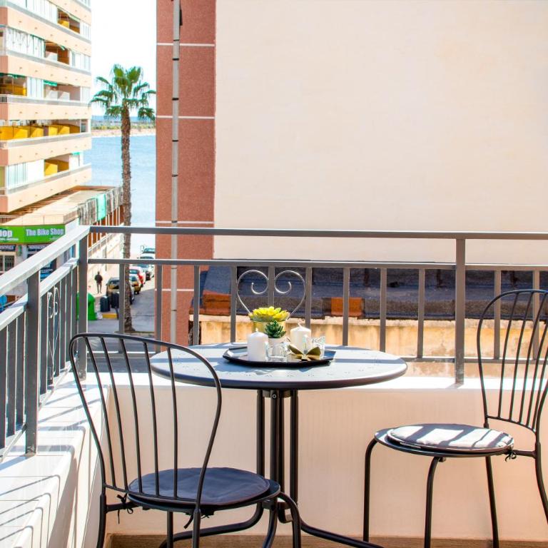 Espanatour VALENCIA 9 - Three-Bedroom Apartment - 18