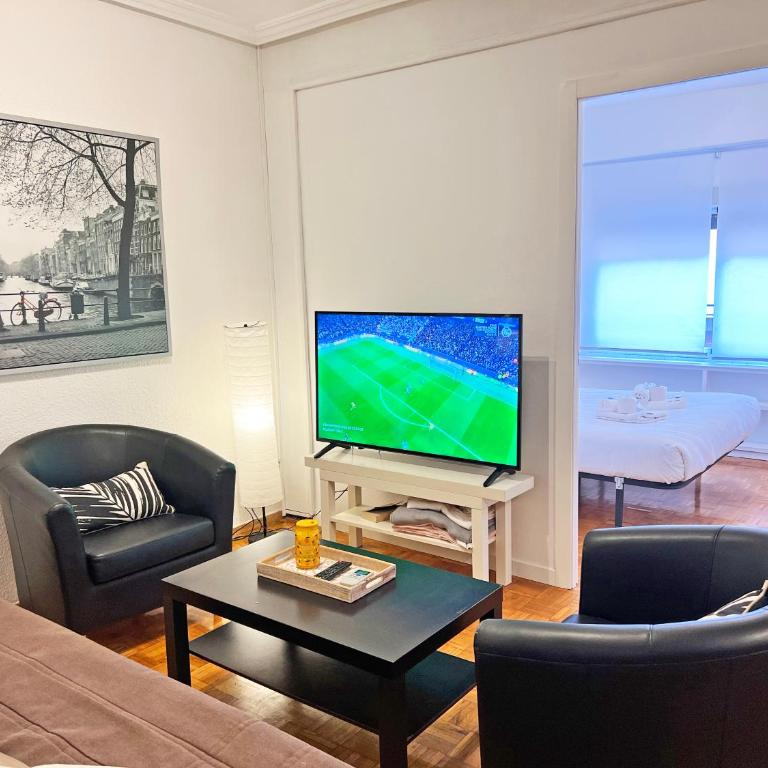 Encantador Muy Céntrico Terraza y AC - Two-Bedroom Apartment - 7