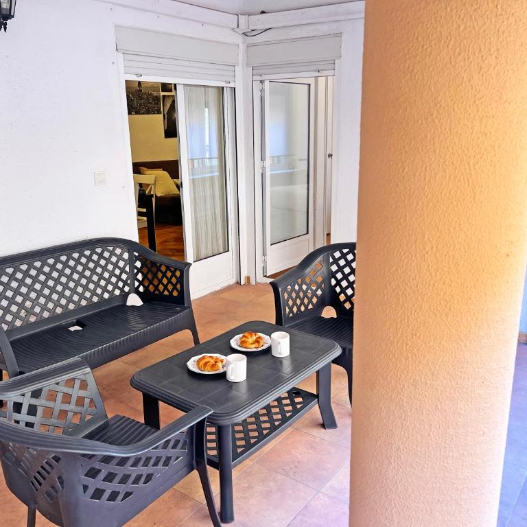Encantador Muy Céntrico Terraza y AC - Two-Bedroom Apartment - 38