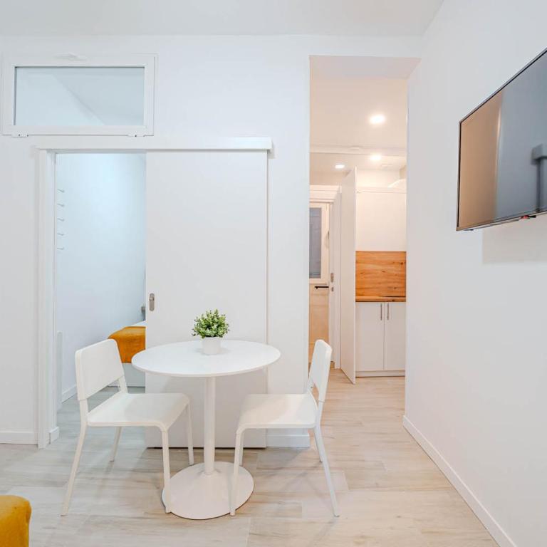 La Latina Gem Seasonal - One-Bedroom Apartment - 4