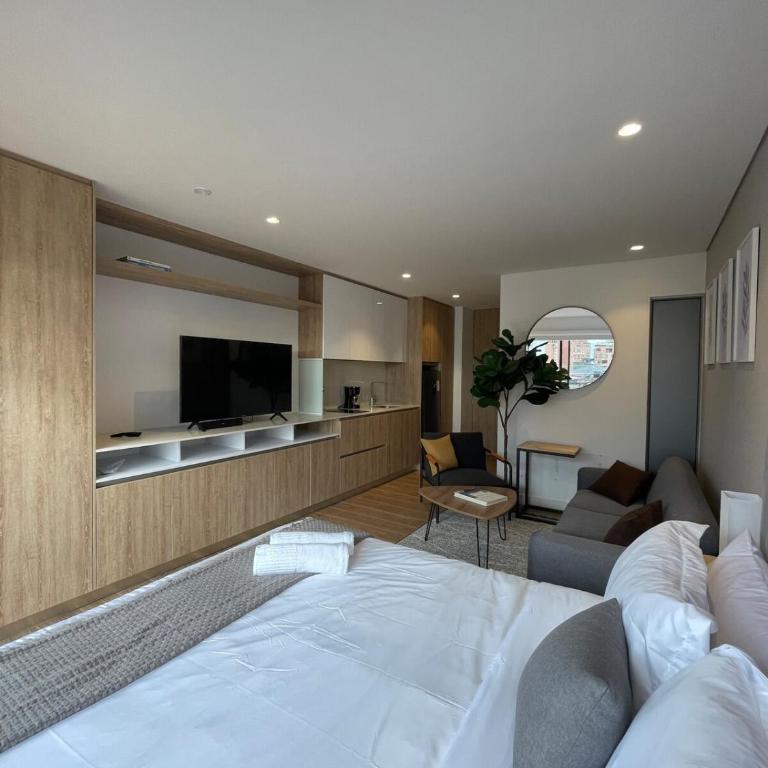 Premium studio with Terrace next to Movistar,Corferias & Embassy - Estudio Superior - 26