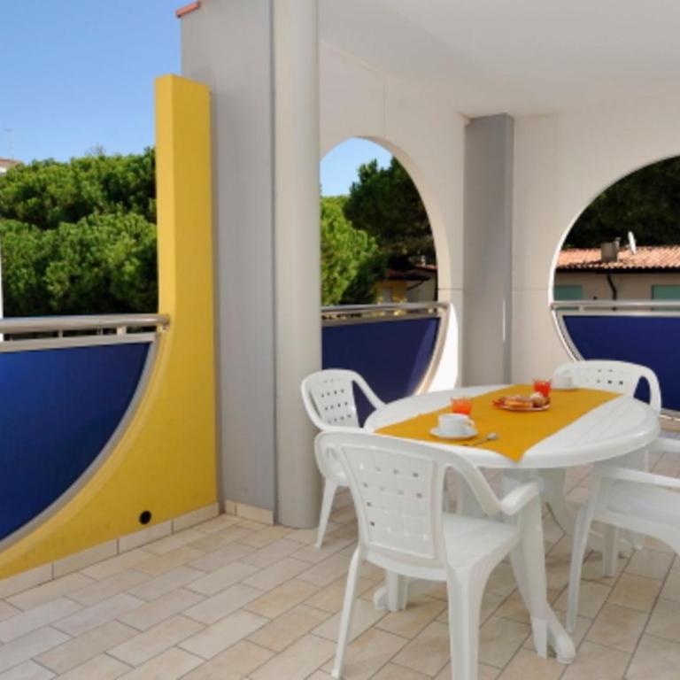 Charming beachfront apartment with a bright terrace - Apartment - 3