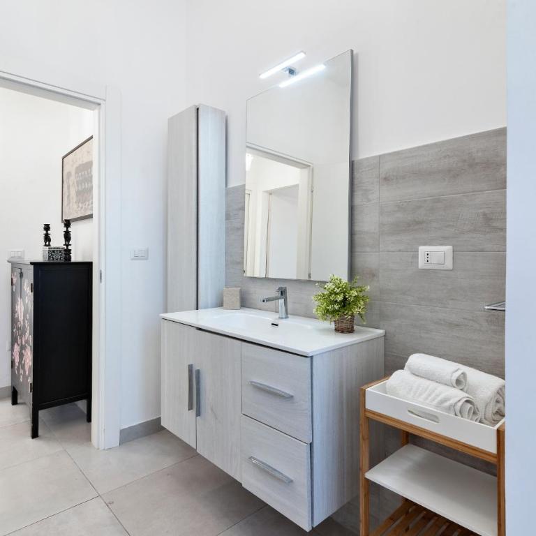 Casa Daddy - One-Bedroom Apartment with Balcony - 24