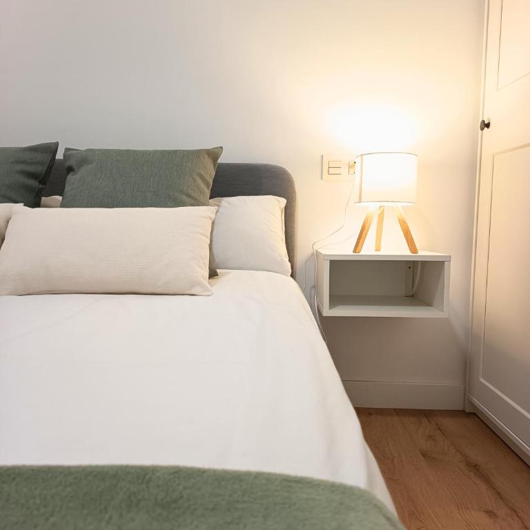 Apartamento moderno junto a Plaza Toros y Hospitales con Parking bajo petición - Three-Bedroom Apartment - 32