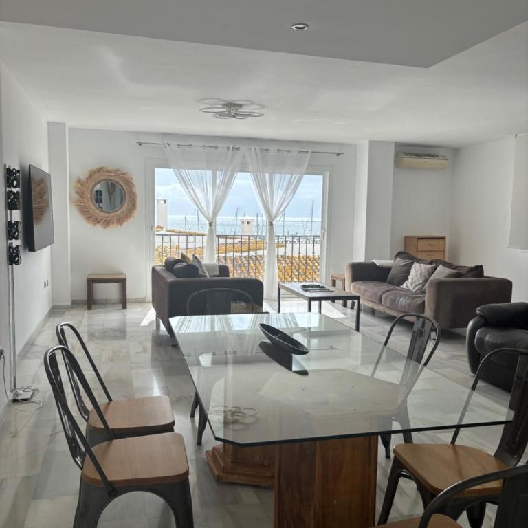 Puerto Banus Duplex Centric WaterFront 3 Bedroom - Three-Bedroom Apartment - 11
